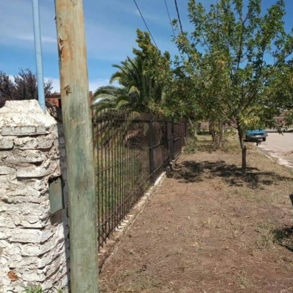 Se venden dos(2) lotes juntos en barrio Comandante Piedrabuena