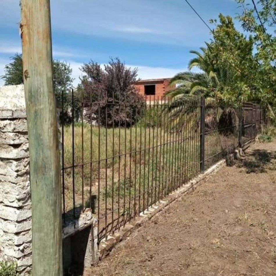 Se venden dos(2) lotes juntos en barrio Comandante Piedrabuena