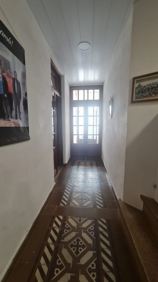 Venta; Casa Antigua a 8 cuadras del centro de Bahia Blanca