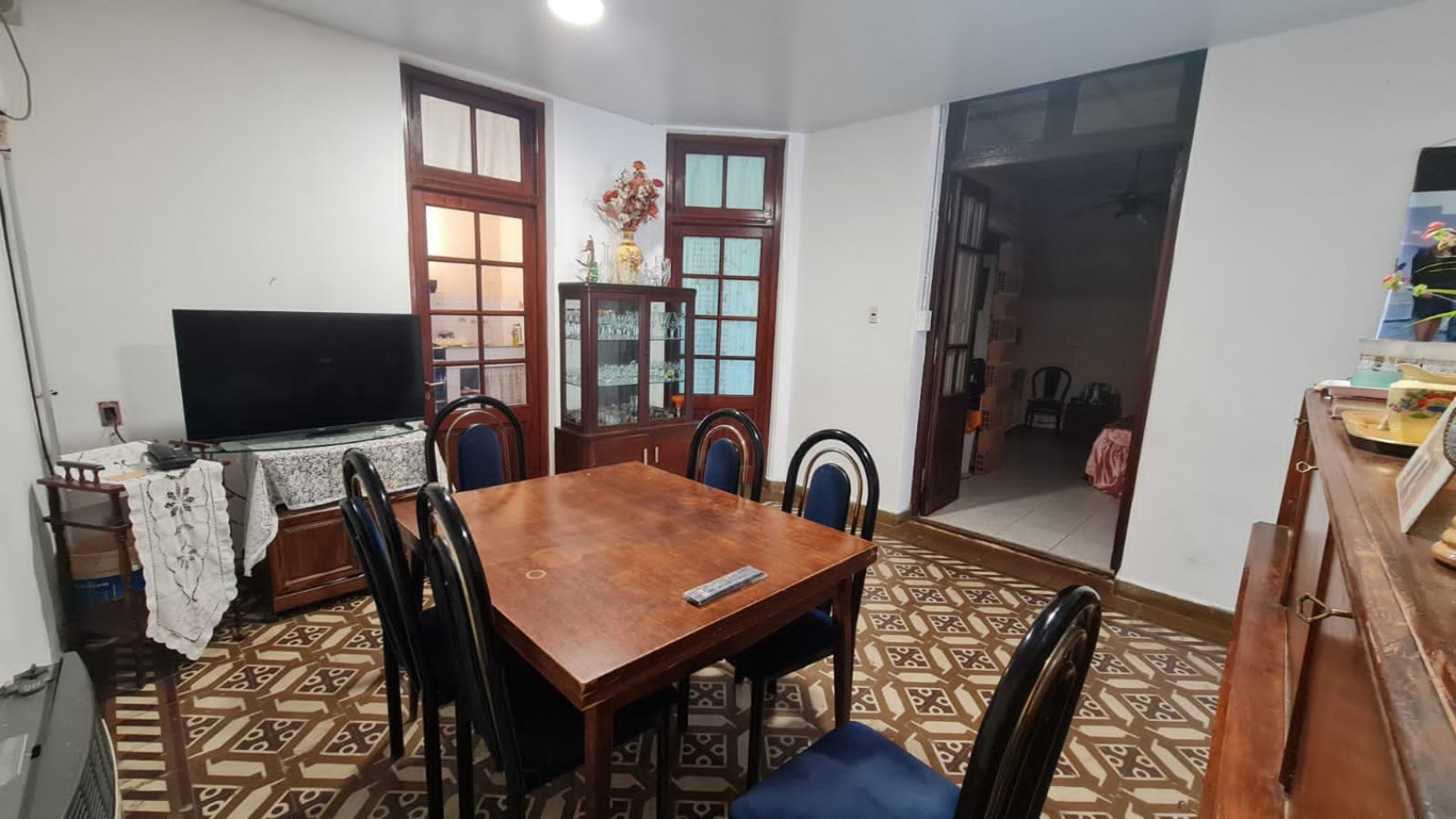 Venta; Casa Antigua a 8 cuadras del centro de Bahia Blanca