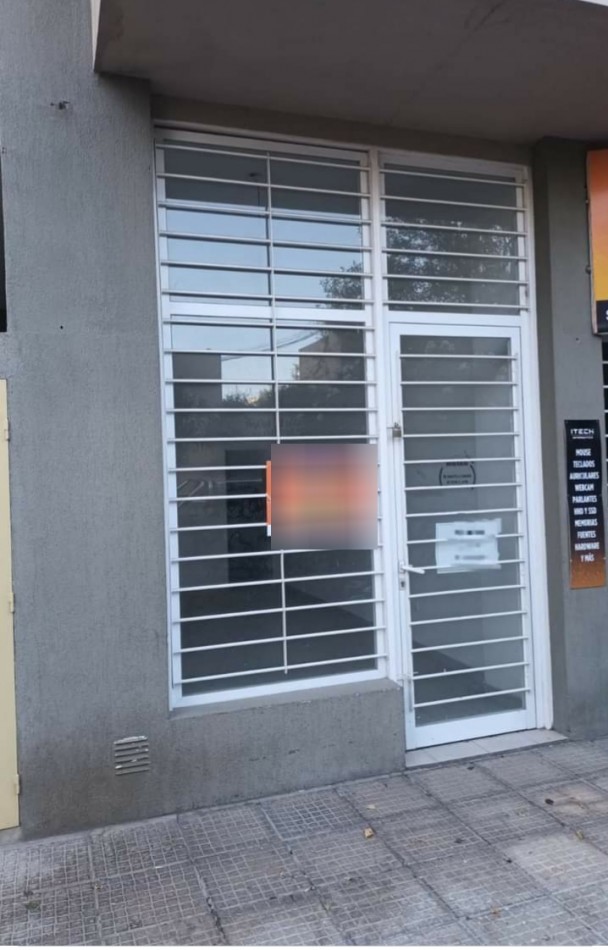 Se vende local en el centro