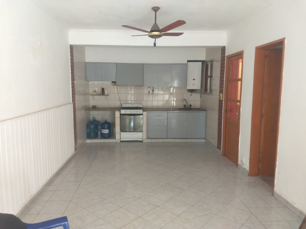 Venta casa con local 