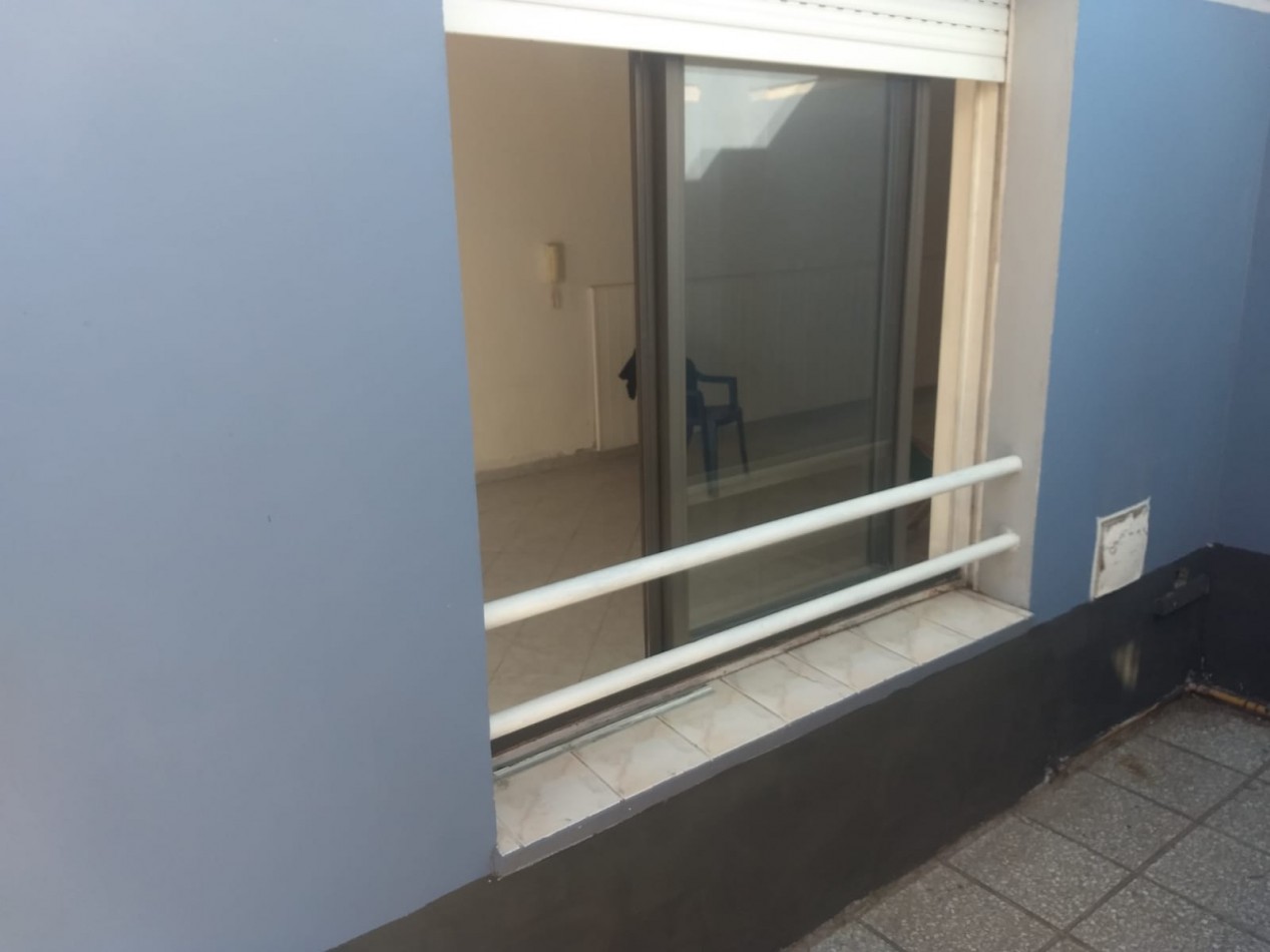 Venta casa con local 