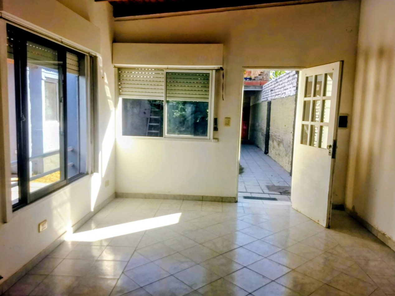 Venta casa con local 