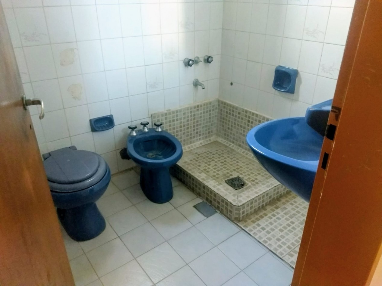 Venta casa con local 