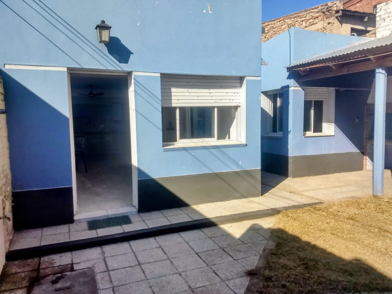 Venta casa con local 