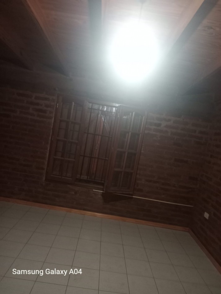 Se vende casa con pileta en villa bordeu
