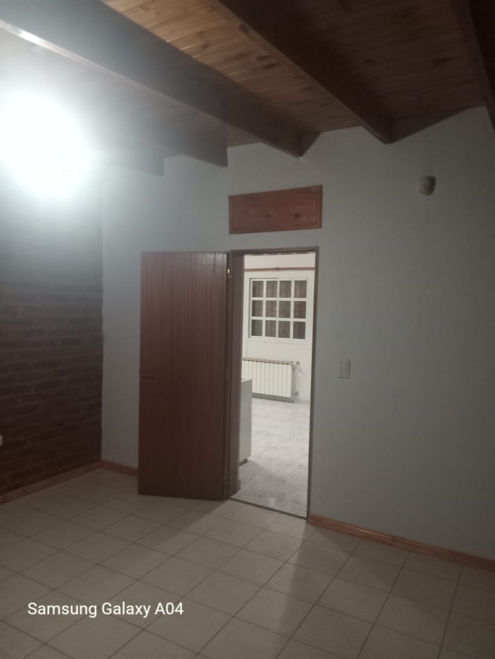 Se vende casa con pileta en villa bordeu