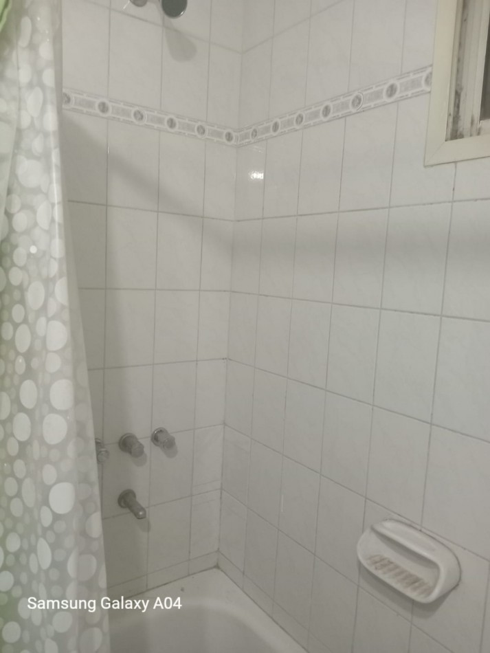 Se vende casa con pileta en villa bordeu