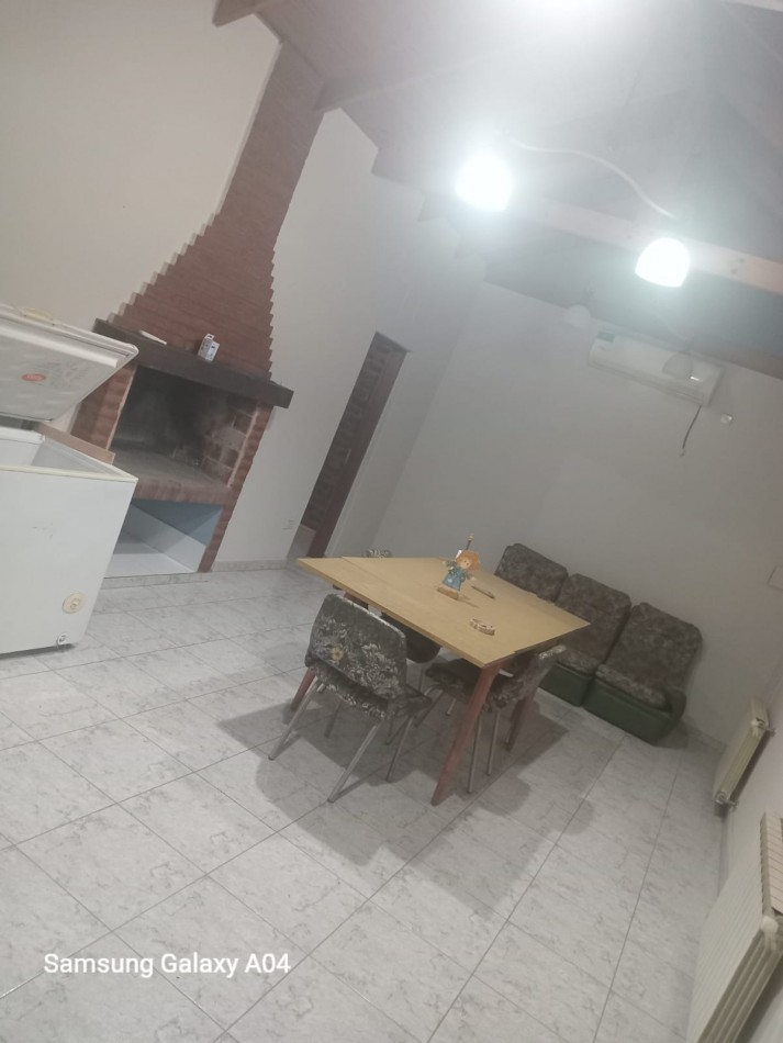 Se vende casa con pileta en villa bordeu