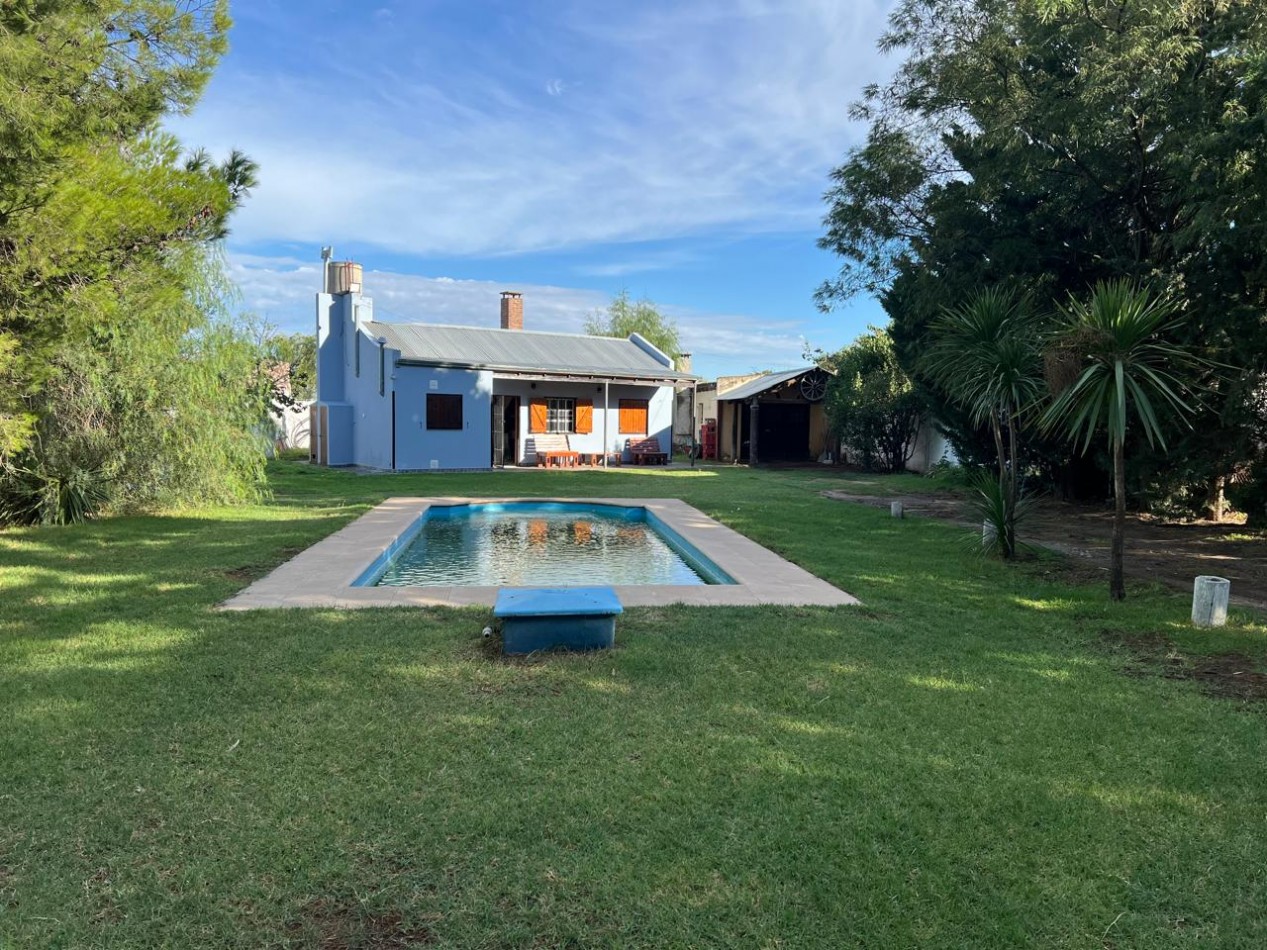 Se vende casa con pileta en villa bordeu