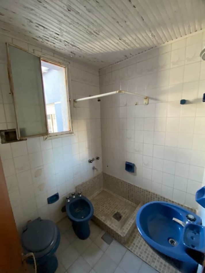 Venta casa con local 