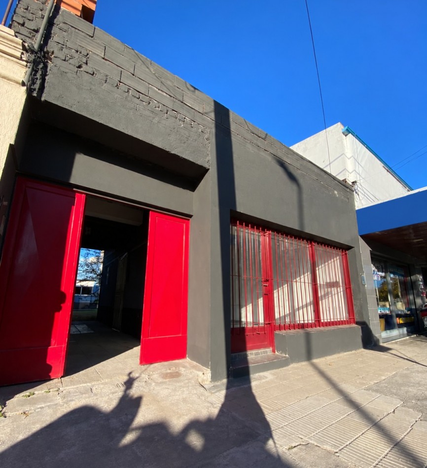 Venta casa con local 
