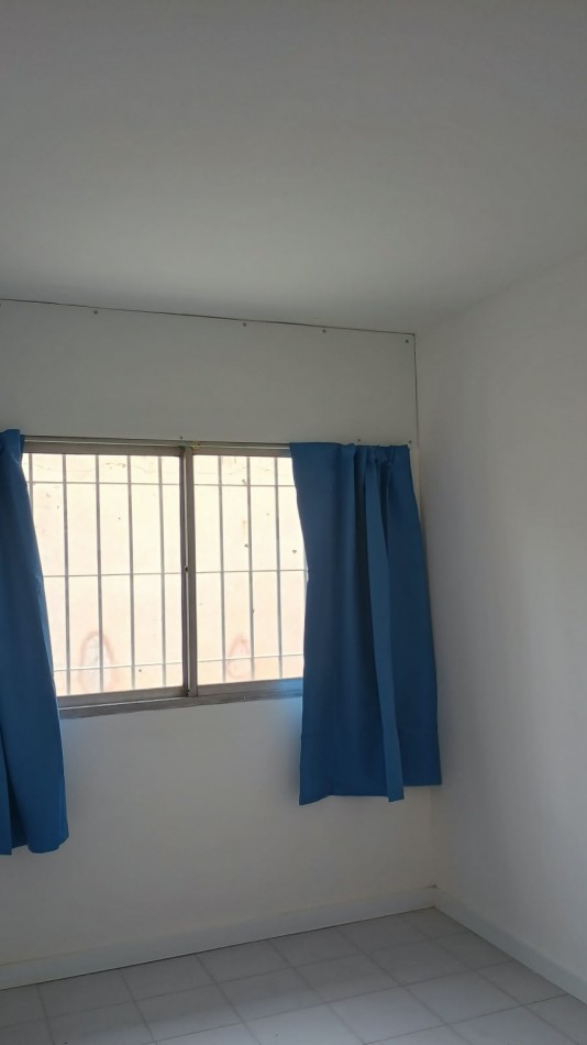 Se Alquila casa con galpon