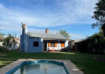 Se vende casa con pileta en villa bordeu