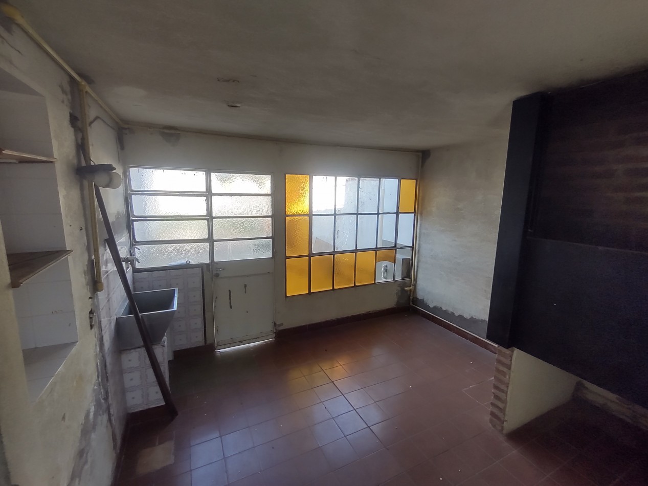 Casa en venta en bahia blanca Barrio Cerrito esquina comercial 