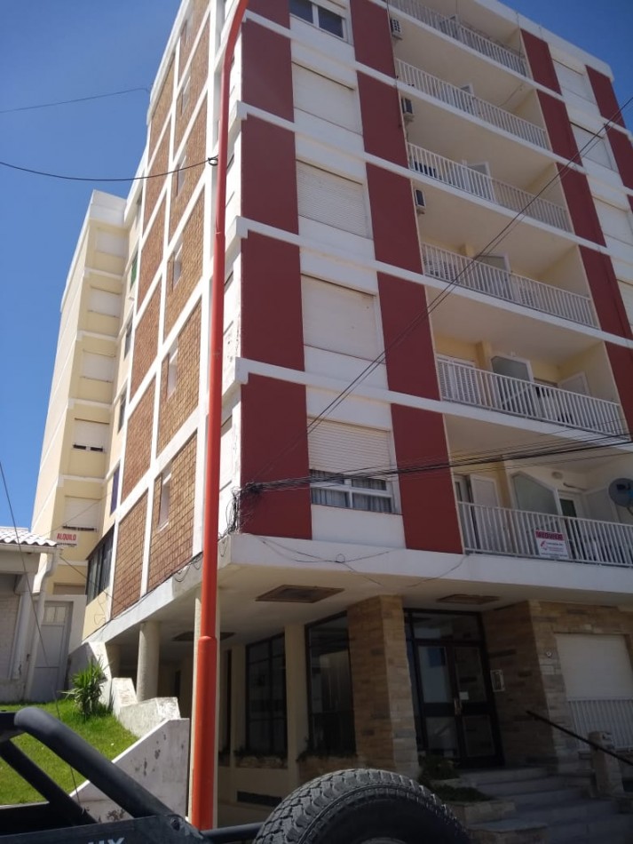 DEPARTAMENTO EN VENTA A 30 METROS DE LA PLAYA DE MONTE HERMOSO